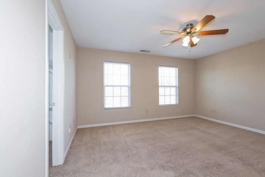 Building Photo - 831 Skywatch Ln