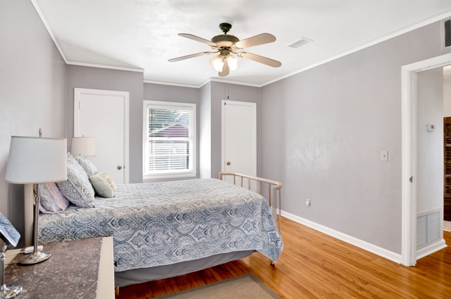 Building Photo - Vintage East Hill Mid-Century Home