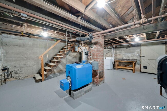 Building Photo - 37 Bushy Hill Rd