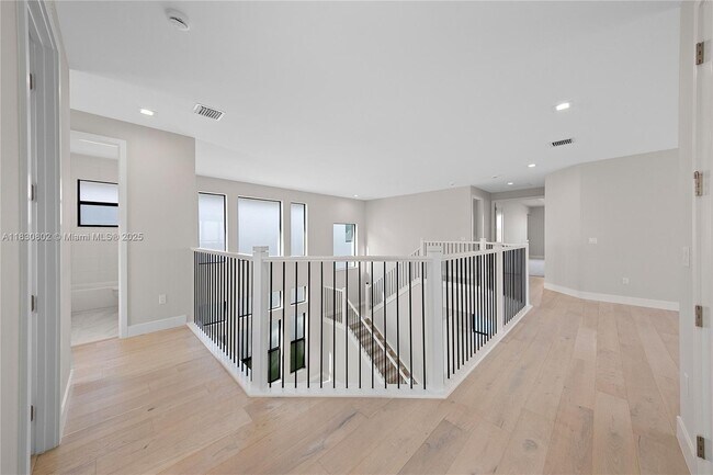 Building Photo - 20422 Southernwood Ave