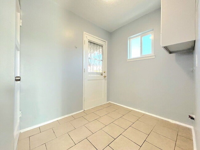 Building Photo - 8118 Stanford Ave