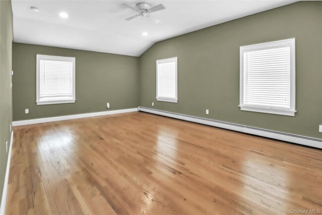 Building Photo - 11 Onyx Dr