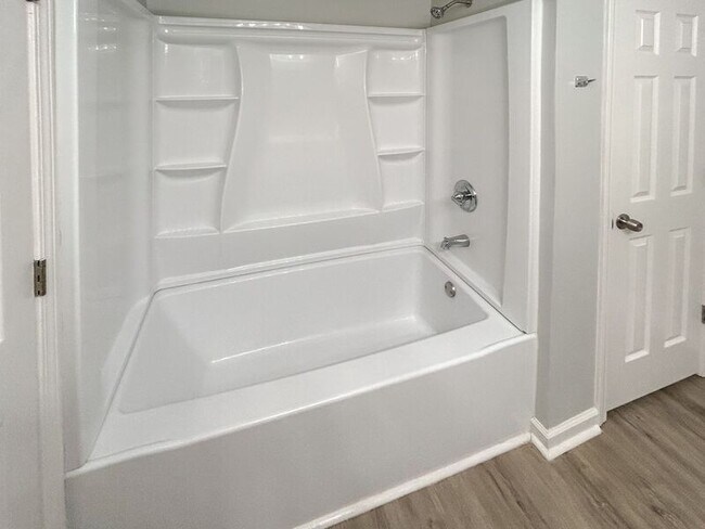 Building Photo - 242 Bridgeport Ln