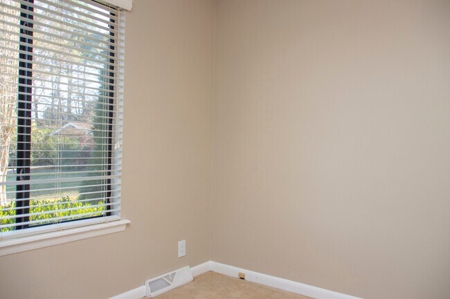 Building Photo - Heart of Madison City! Madison City Schools!