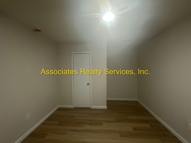 Building Photo - Remodeled 4BD/2BA Home with Den in Northwood!