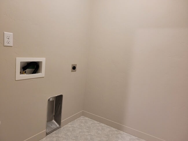 Building Photo - 17906 Hensley Ridge Pl