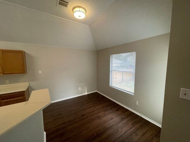 Building Photo - 3625 Cheyenne St