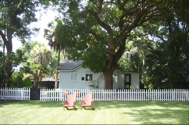 Building Photo - 1017 SW 4th St