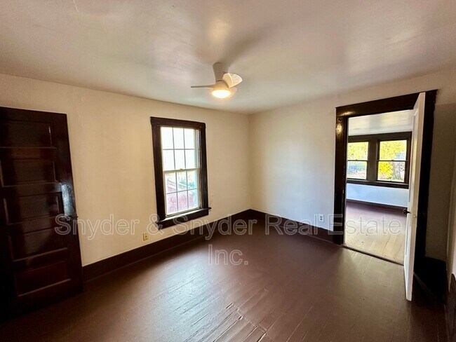 Building Photo - 362 E South St