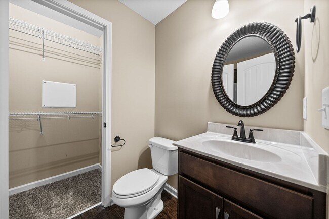 Building Photo - 148 Center Pointe Dr