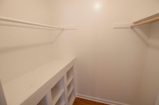 Building Photo - 2207 Bushnell Dr