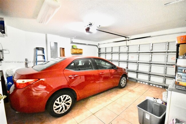 Building Photo - 11020 NW 48th Terrace