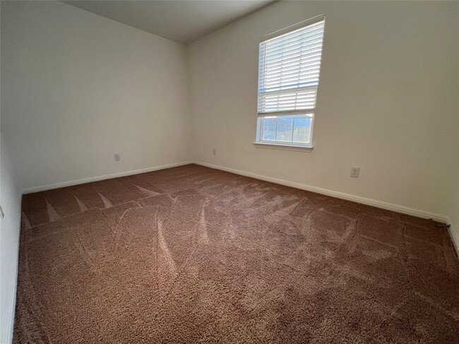 Building Photo - 509 Riverdale Dr