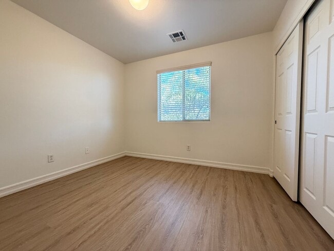 Building Photo - 2696 Begonia Valley Ave