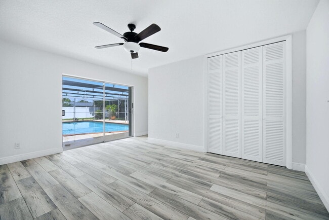 Building Photo - 321 E Chaminade Dr