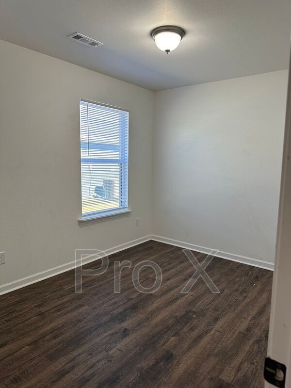 Building Photo - 405 Alex Jordan Dr