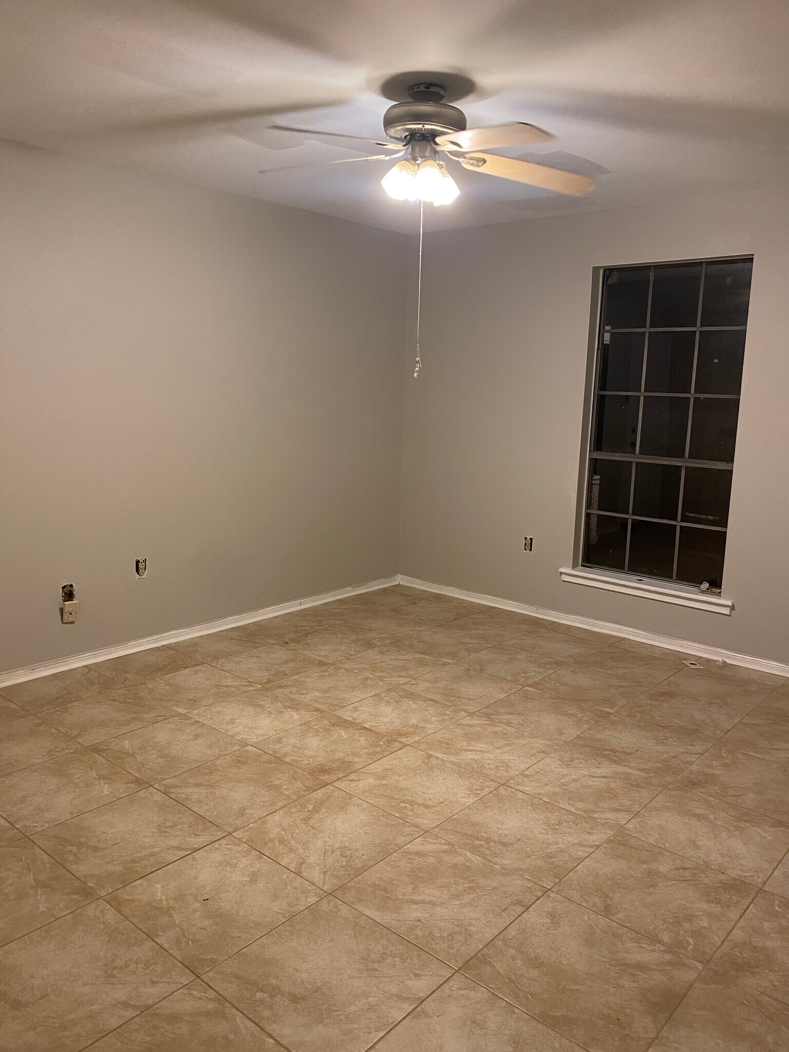 Building Photo - 15346 Crystal Dr