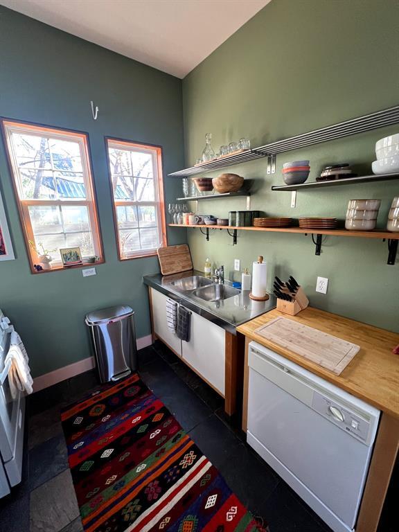 Building Photo - 1603 Cedar Ave