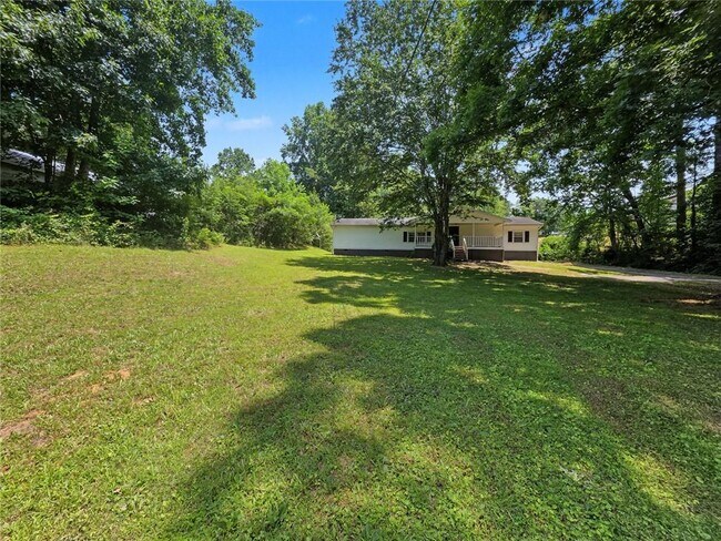 Building Photo - 3542 Shoreland Dr