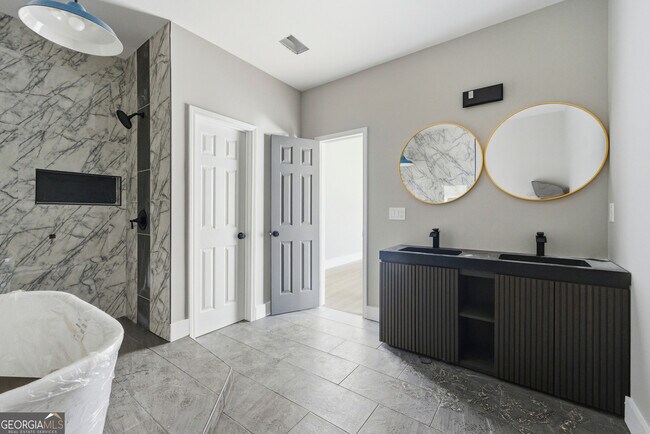 Building Photo - 1409 Northwest Dr NW