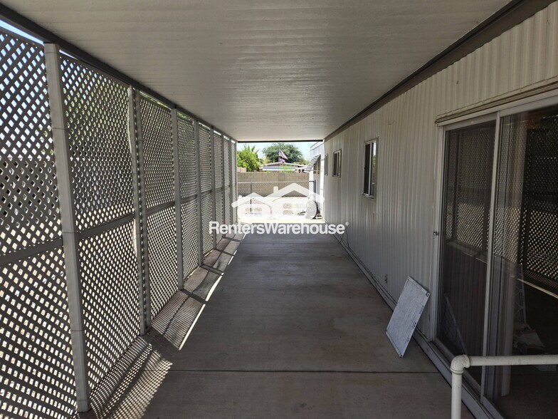 Building Photo - 9122 N 65th Ave