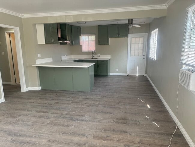 Building Photo - 2100 El Paseo