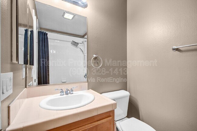 Building Photo - 28622 High Ridge Dr