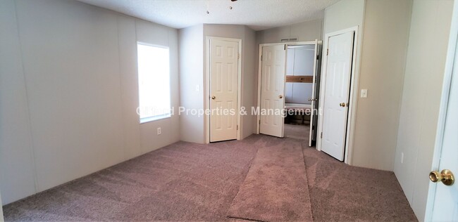 Building Photo - 3BR/2BA Home Conveniently Located By NAS JAX