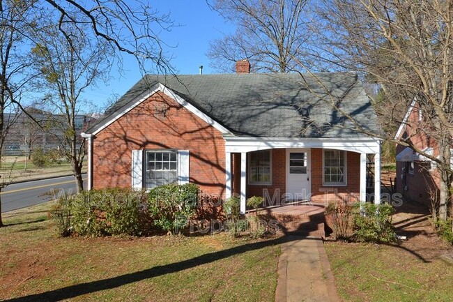 Primary Photo - 3701 Turrentine St