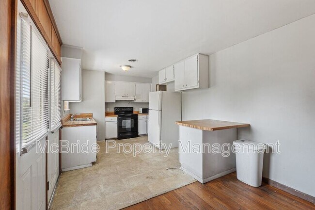 Building Photo - 3008 Claudia Dr