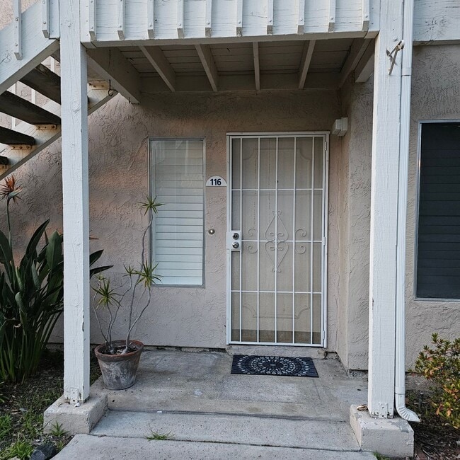 Building Photo - 219 Diamond Way