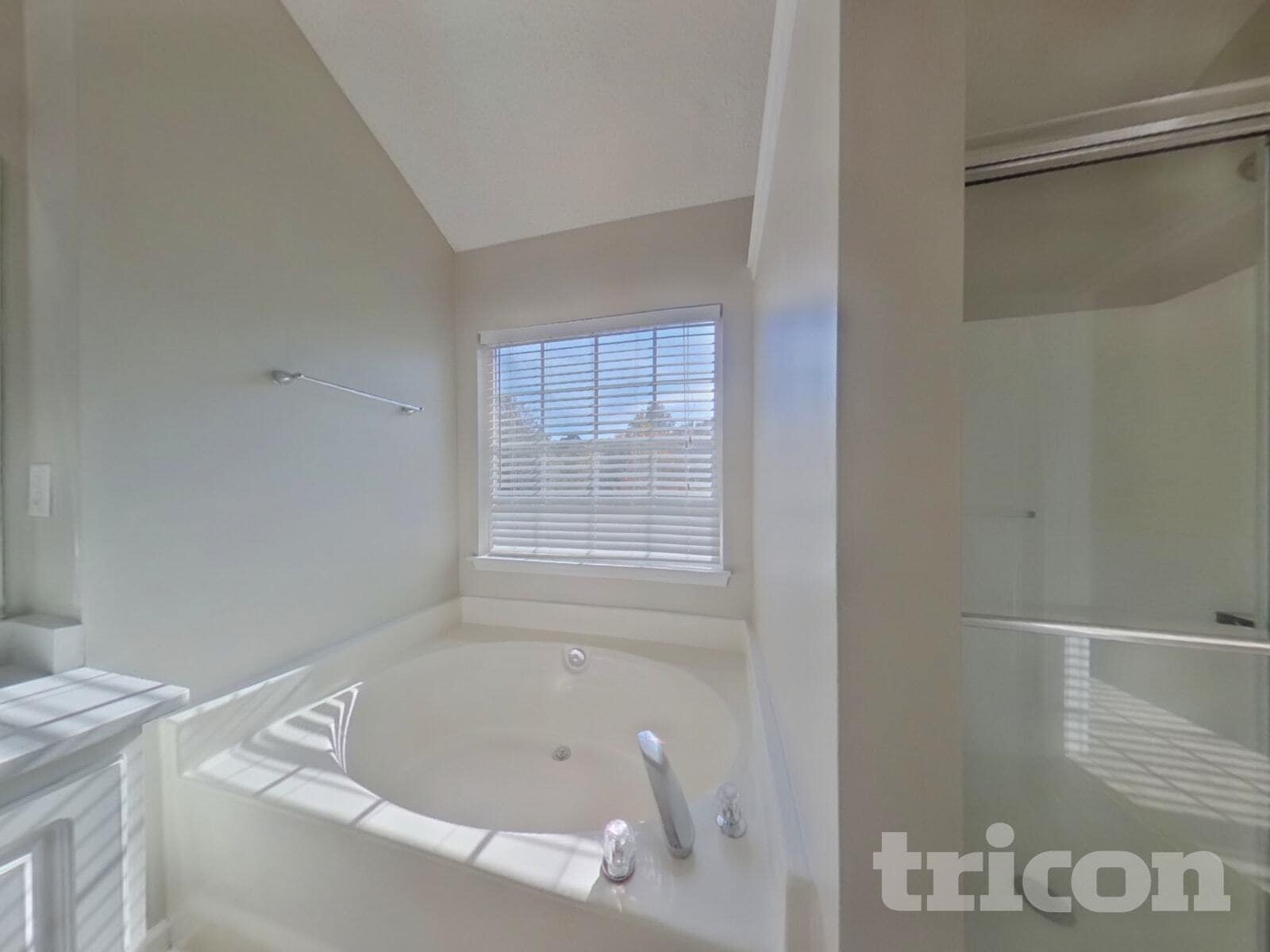Building Photo - 1812 Southwind Dr