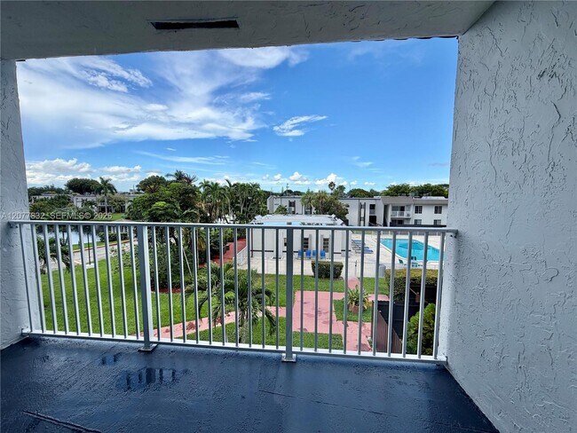 Building Photo - 4920 NW 79th Ave