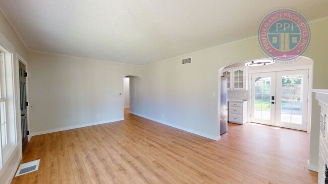 Building Photo - Portland's Sought After University Park!!!  Luxury Classic Ranch Style Home, Completely Renovated...