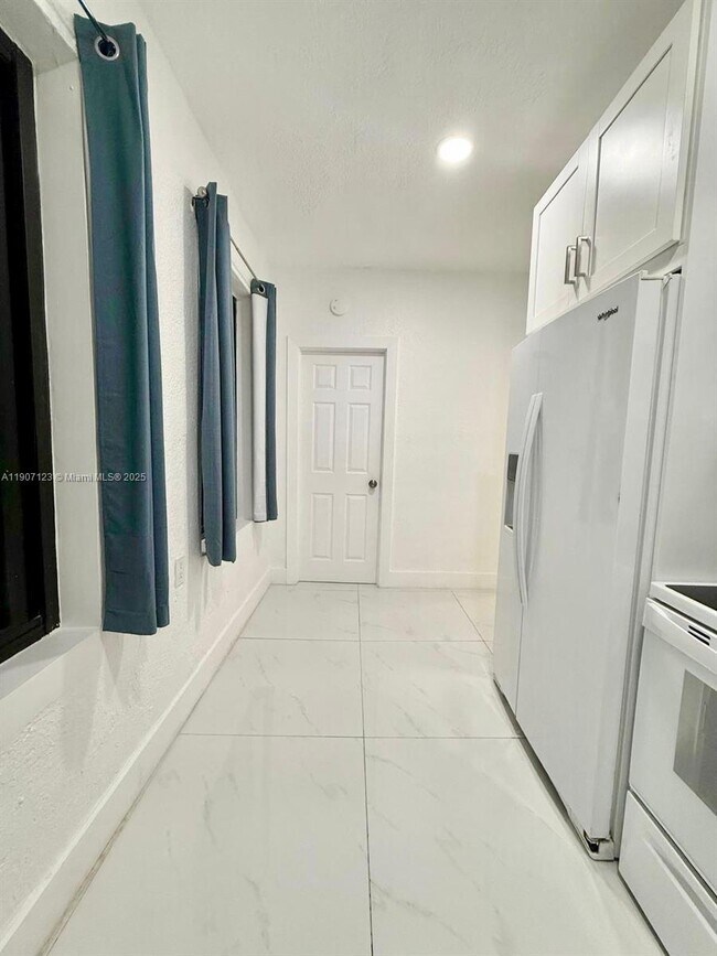 Building Photo - 2369 SW 17th Terrace