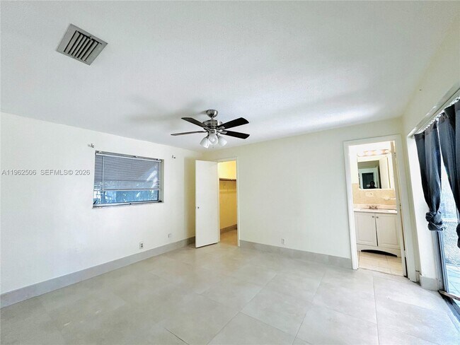 Building Photo - 6624 NW 2nd St