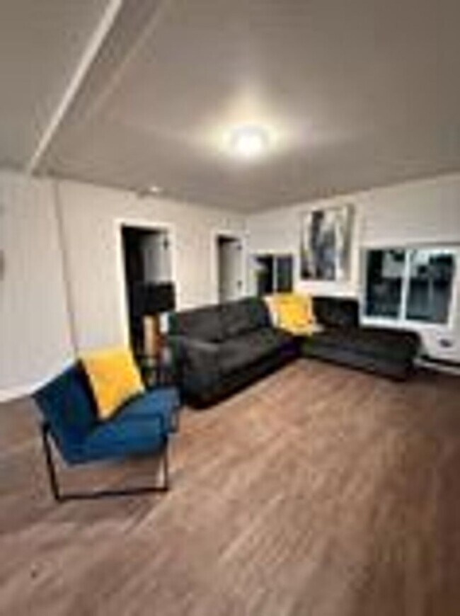 Building Photo - Fully Furnished 2 Bed 1 Bath Condo. Anaconda Montana