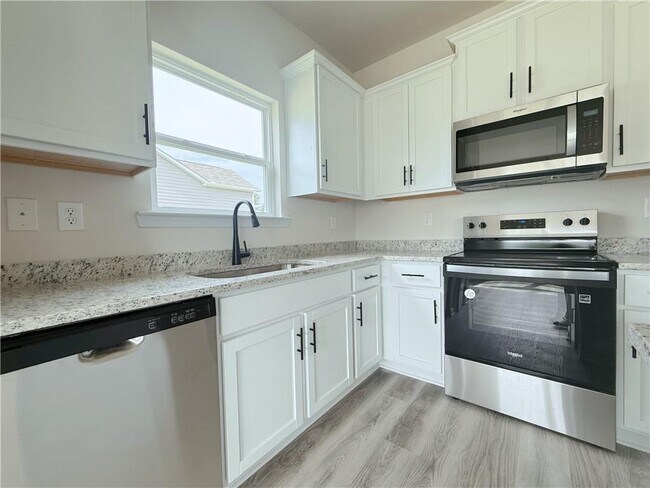 Building Photo - 412 Egret Ct