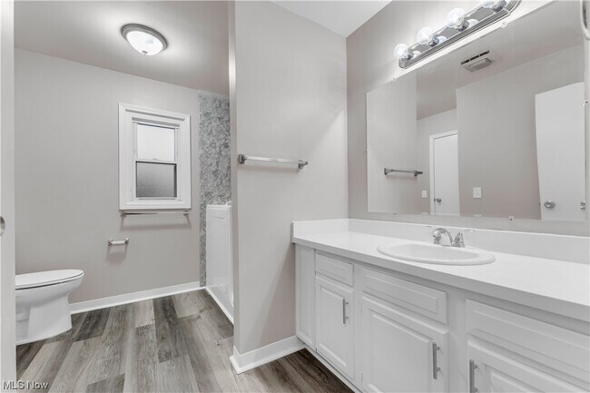 Building Photo - 17575 Howe Rd