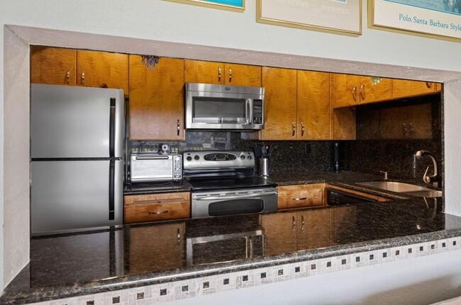 Building Photo - "Charming Waterfront Retreat: Fully Furnished 1-Bedroom with Pool in Carpinteria!"