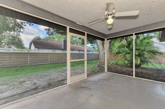 Building Photo - STUNNING 3 BEDROOM, 2 BATHROOM, 2 CAR GARAGE HOME LOCATED IN THE HIGHLY SOUGHT AFTER BRIARWOOD CO...