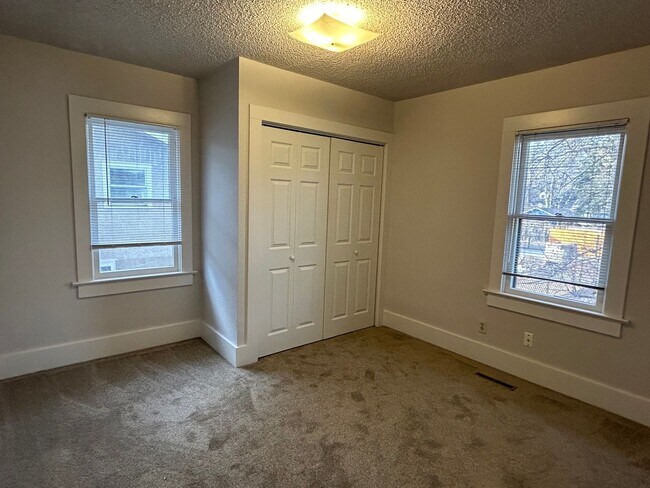 Building Photo - 334 E Elizabeth St