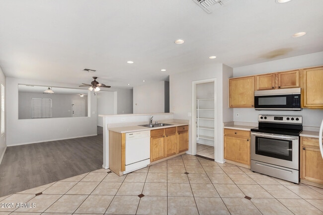Building Photo - 4803 N 92nd Ln