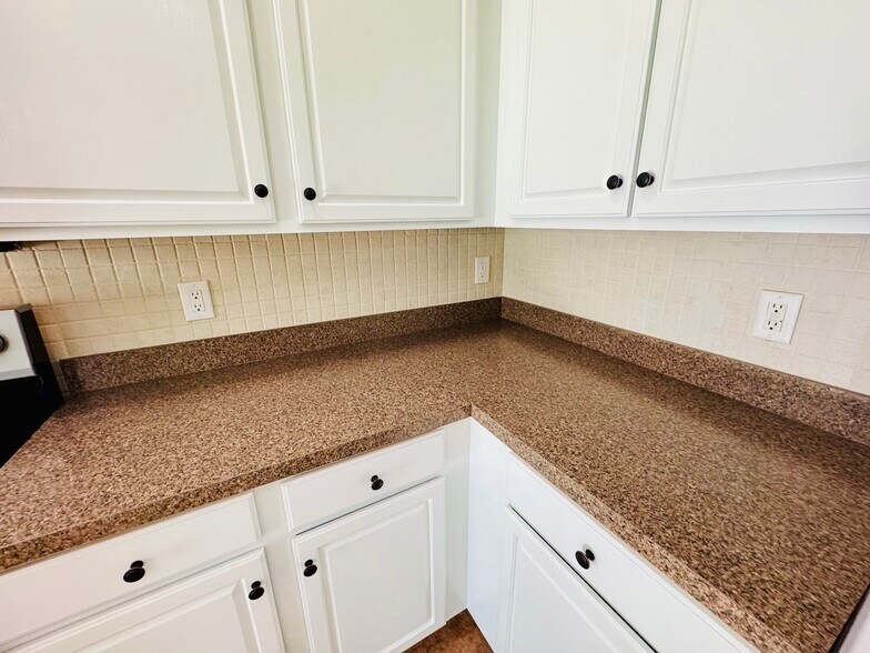 Building Photo - 188 Tibton Cir