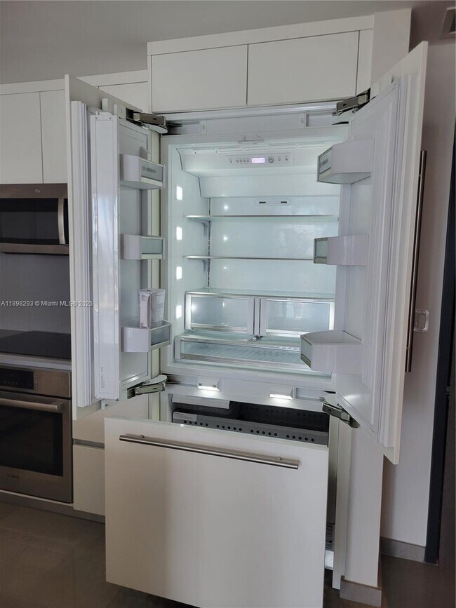 Building Photo - 88 SW 7th St