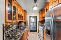 Building Photo - 1065 Laguna Ave