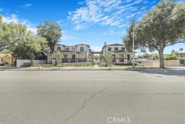 Building Photo - 571 Lincoln Ave