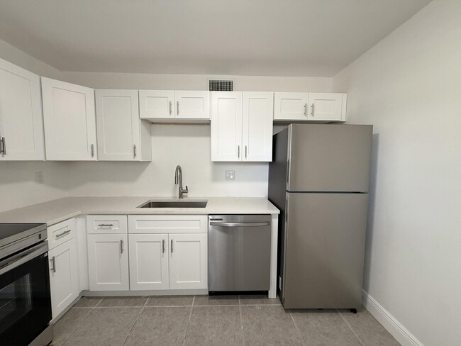 Building Photo - 906 Foresteria Dr