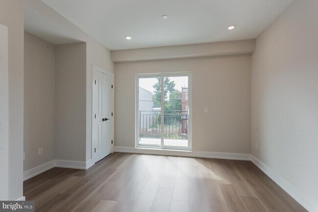 Building Photo - 3849 Fairmount Ave