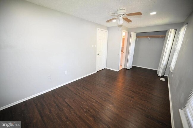 Building Photo - 2103 Tanglewood Dr